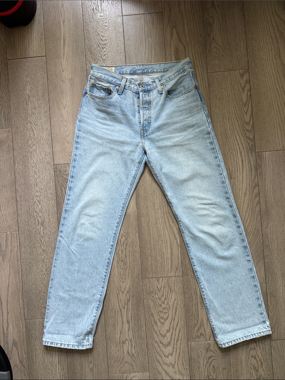 Light Wash Levi’s 501 90s